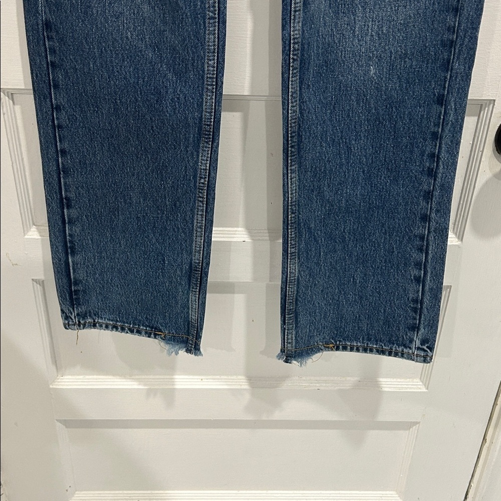 Good American Straight Leg Distressed Jeans in Dark Blue - Picture 5 of 7